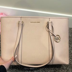 Cutest pink Michael Kors computer bag